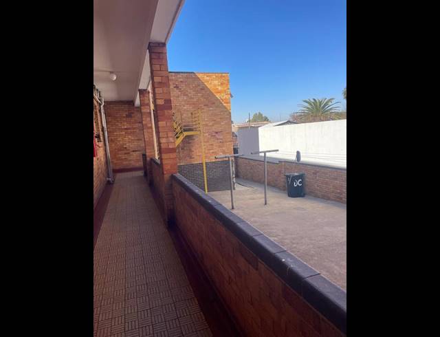 1 BEDROOM APARTMENT FOR SALE IN PRIMROSE